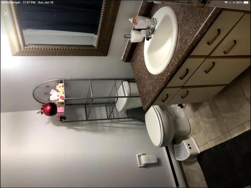 Perfect location walking distance to everywhere - Housity