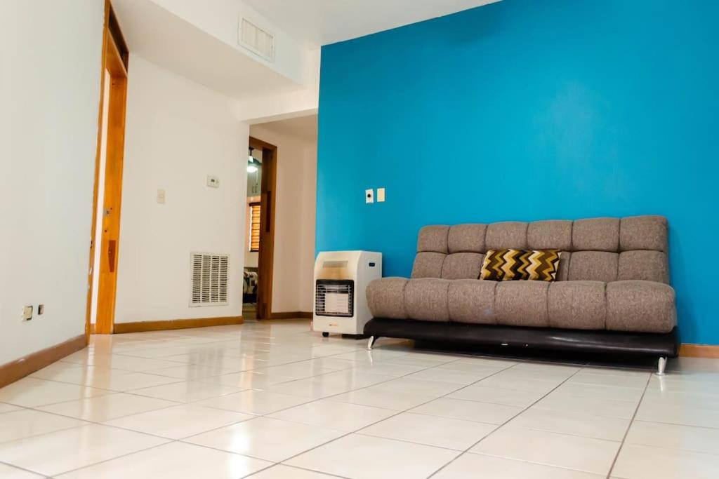 Alojamiento completo 3 habitaciones (se puede facturar) - Housity