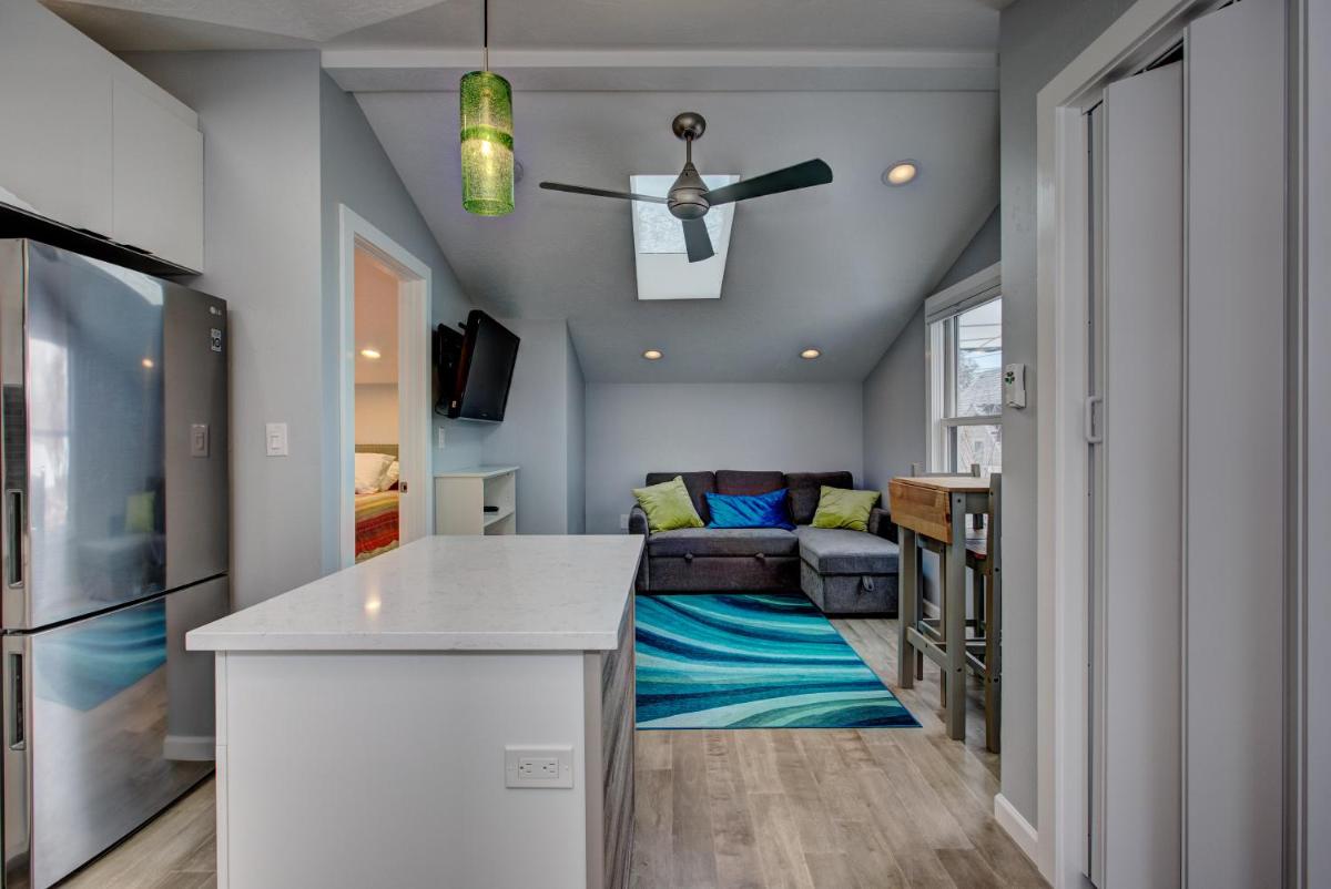 The Lilly Pad Brand New in Hyde Park! Pet Friendly, fully fenced yard, walking distance to Hyde Park shops, and dining and Camel's Back Park - Housity