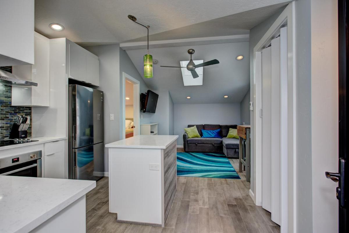 The Lilly Pad Brand New in Hyde Park! Pet Friendly, fully fenced yard, walking distance to Hyde Park shops, and dining and Camel's Back Park - Housity