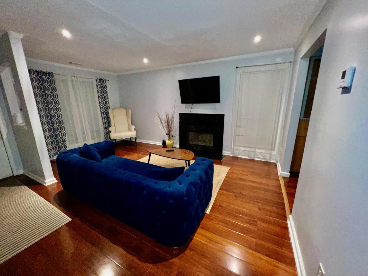 Cozy Town House In Clarkston - Housity