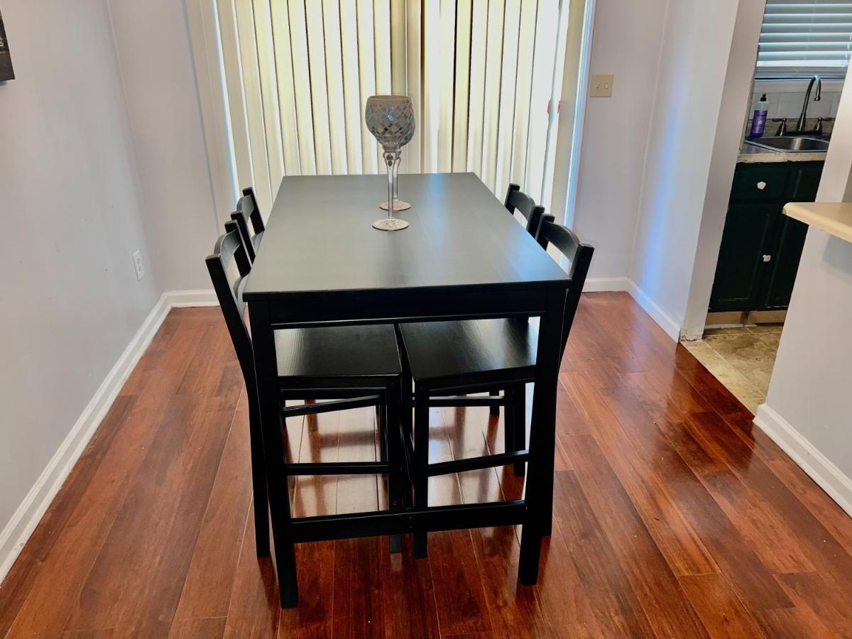 Cozy Town House In Clarkston - Housity