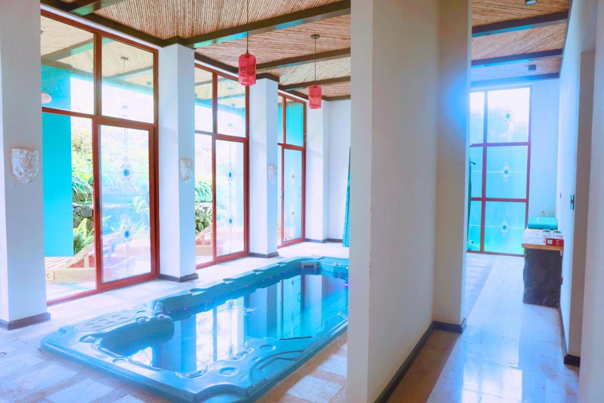 Room in Guest room - Room with Jacuzzi, Home Vacation Spa, Turkish bath, exfoliations - Housity