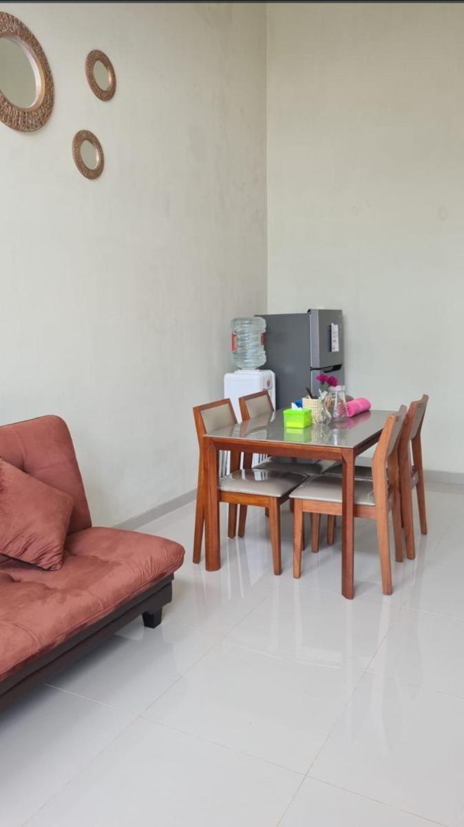 Monica's Villa Sultan Junrejo Batu - Housity