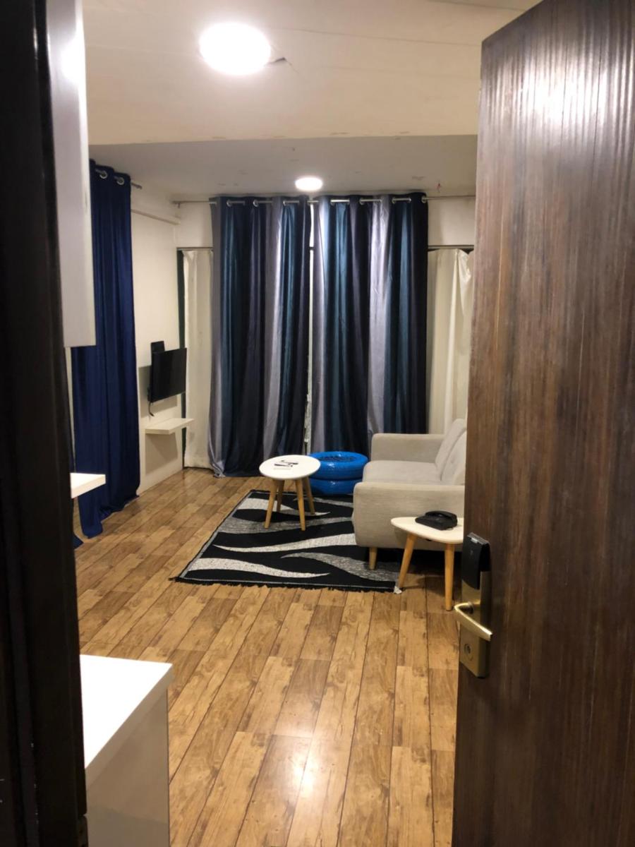 Royal Home stay inn - Housity