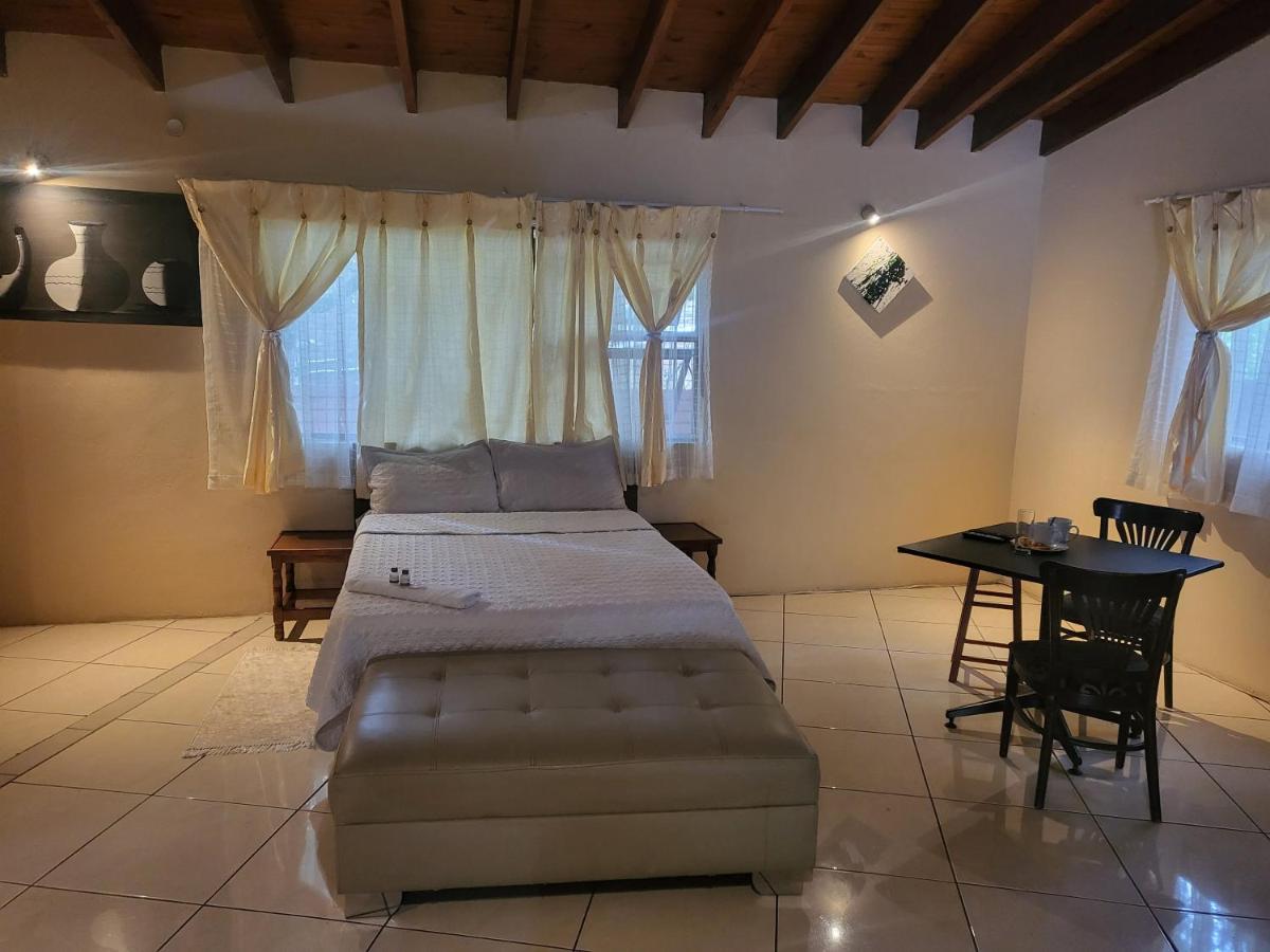 ALBATROSSWAYS LODGE - Housity
