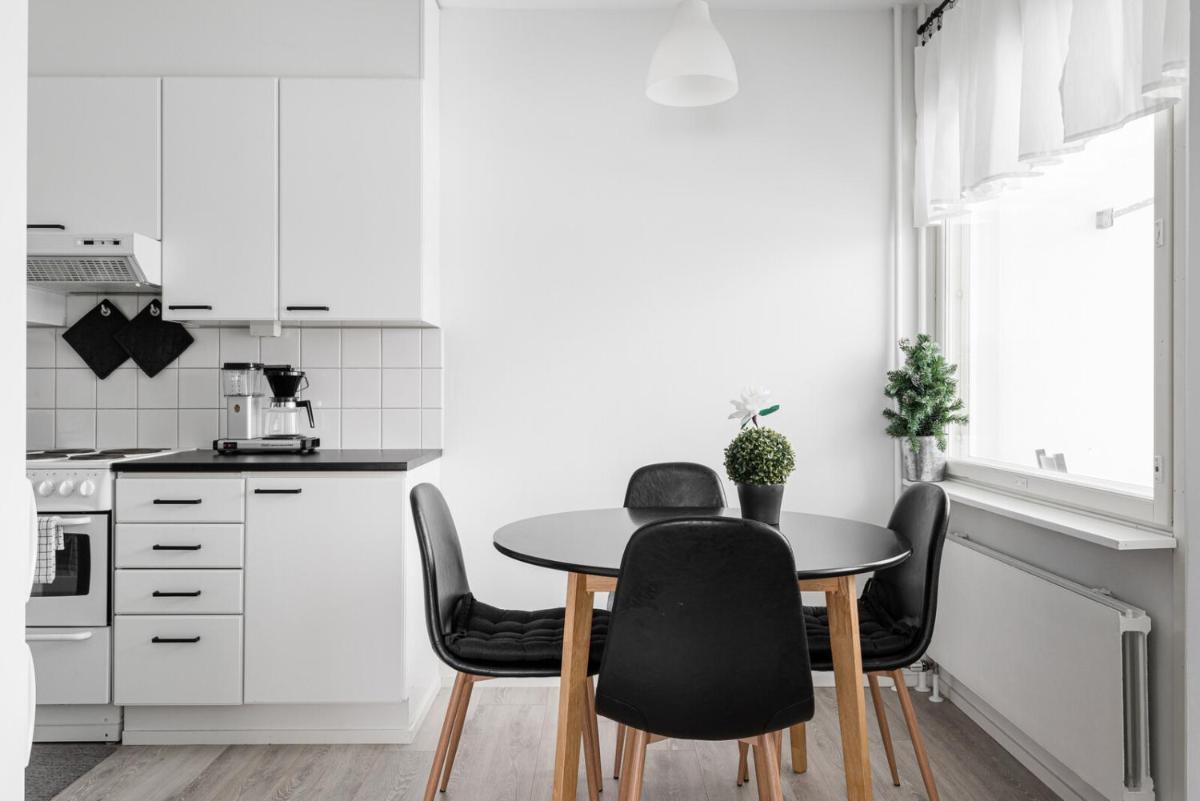 Fresh 2BR-apartment with FREE parking - Housity