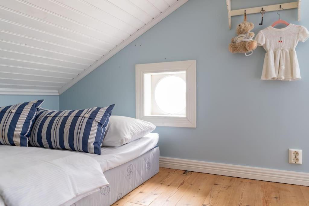 Villa Funkis Strömmen - Gorgeous Villa by the sea! - Housity