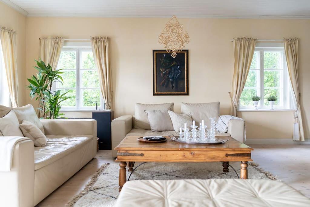 Villa Funkis Strömmen - Gorgeous Villa by the sea! - Housity