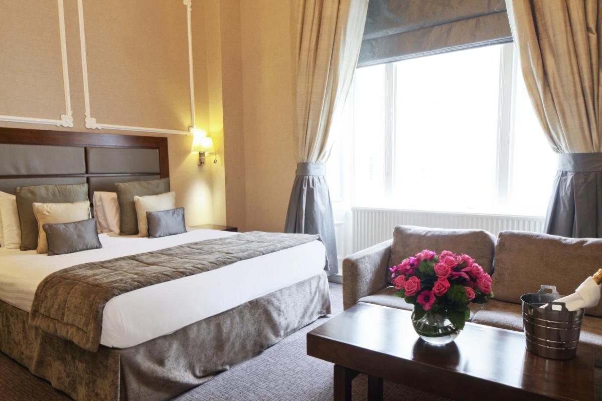 Strathmore Hotel - Housity