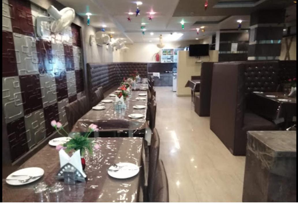 HOTEL DEEP CONTINENTAL BY WB Inn - Housity