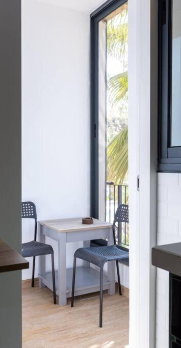 Unique Central Old Town Studio Apartment - Housity