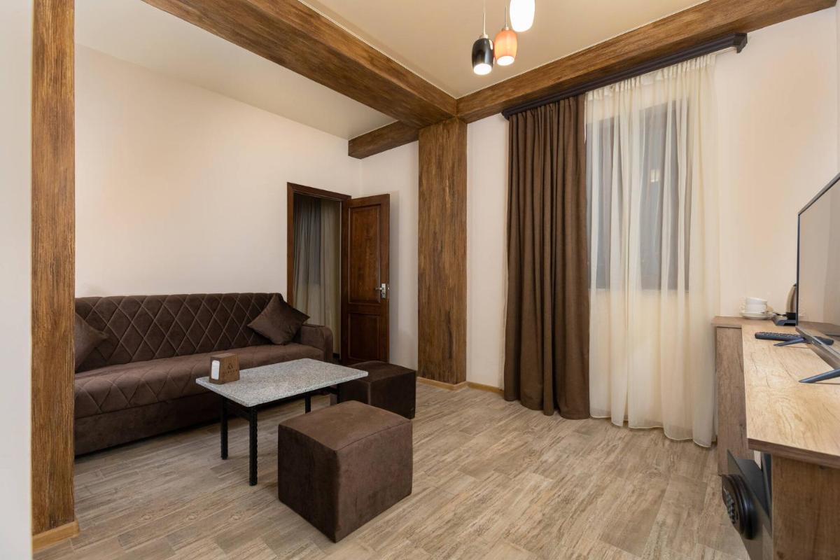 Alaska Resort - Hizvo
