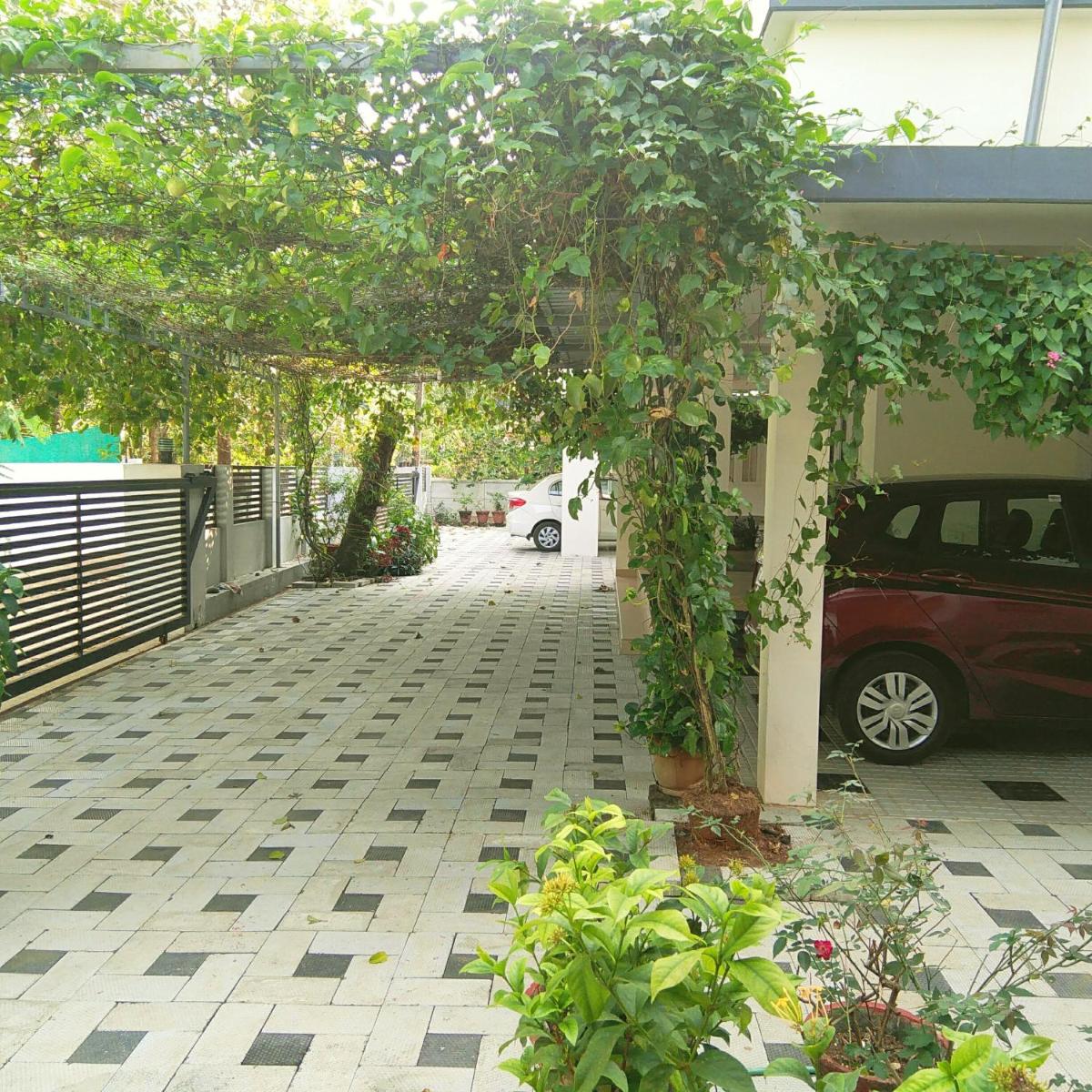 Joseph Oasis III - Housity