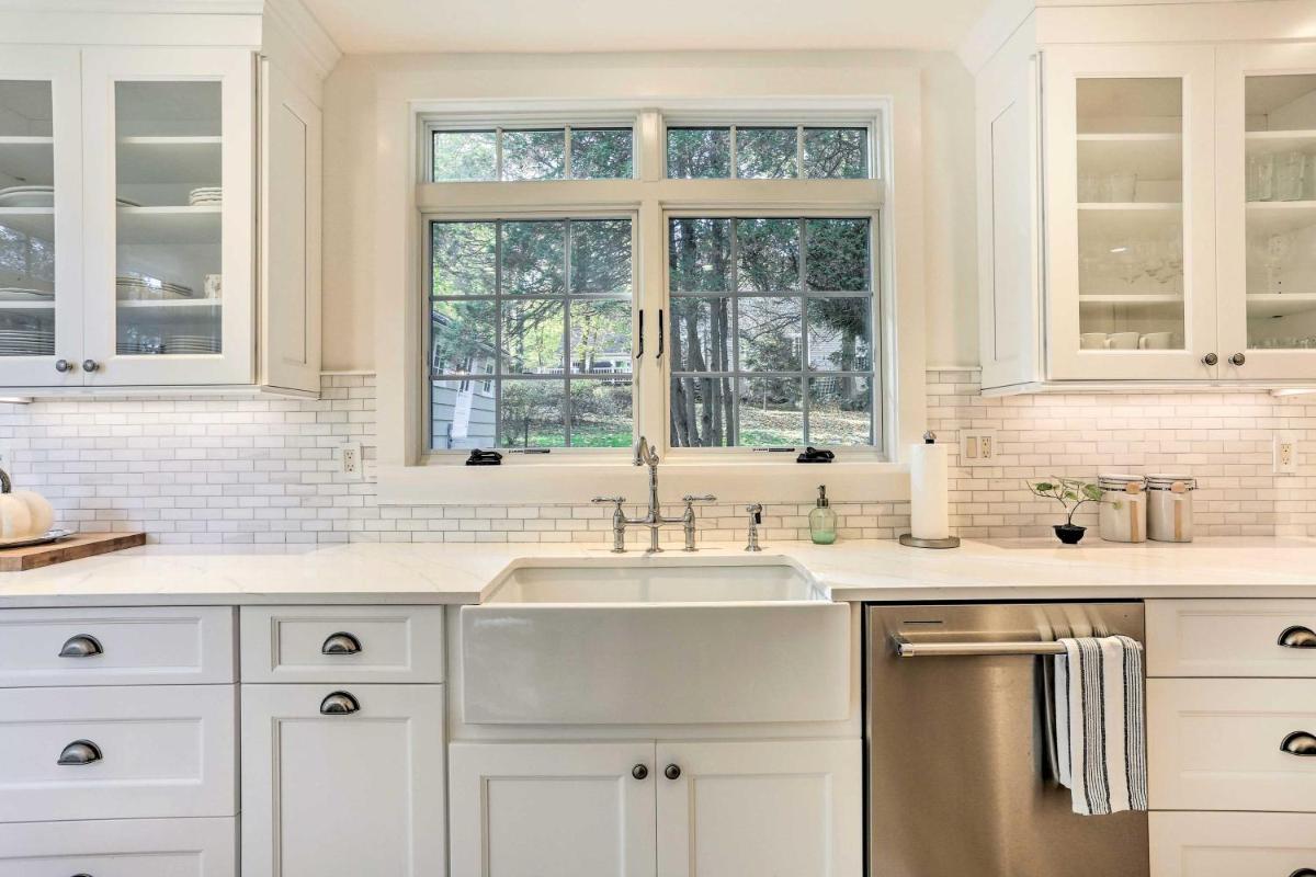 Historic Cornwall-On-Hudson Cottage with Deck! - Housity