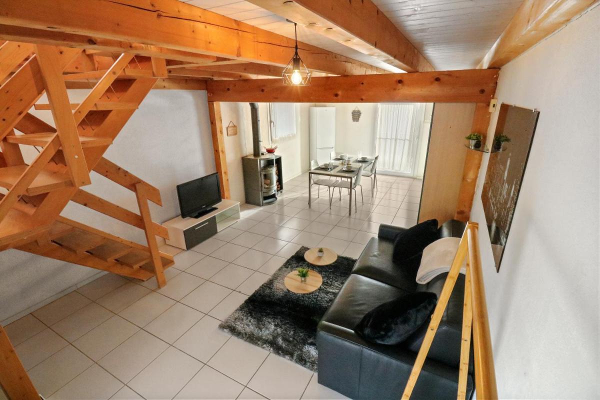Joli duplex avec piscine - Housity