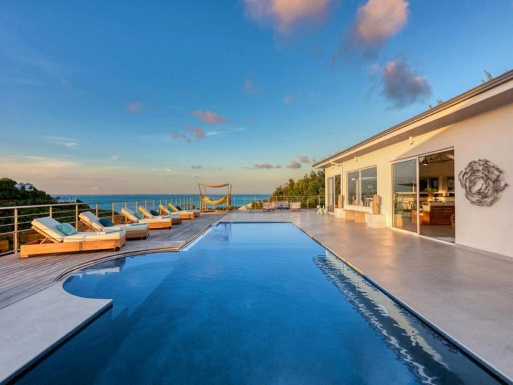 Sunny vacation Villa 39 - Housity