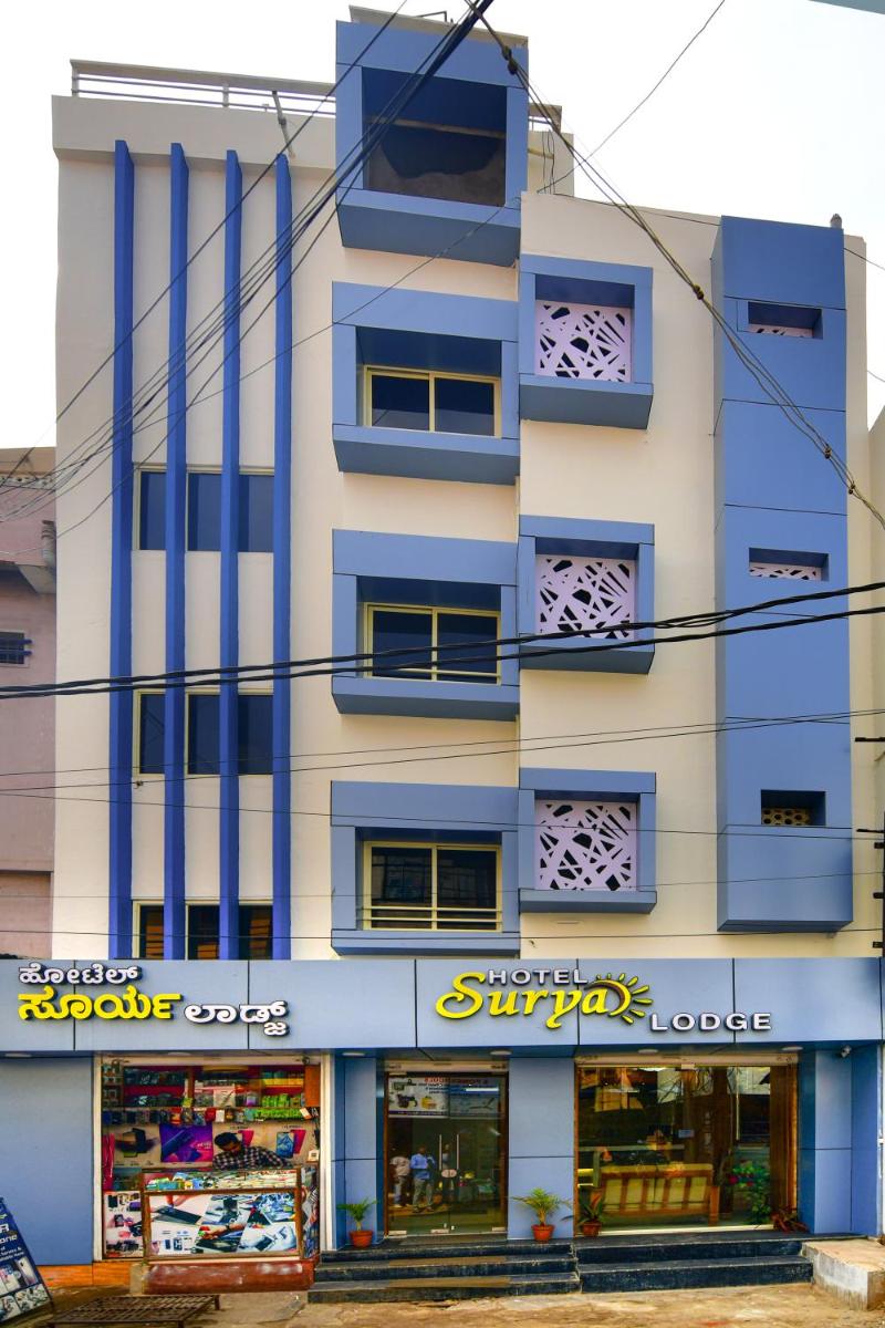 Hotel Surya Lodge - Housity