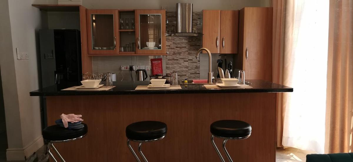 Remarkable 2-Bed Apartment Dar el Salam Tanzania - Housity