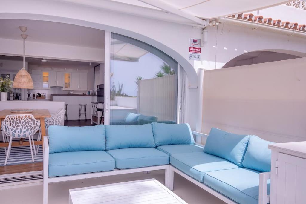 Beautiful 2 bedrooms town house. Frontline beach - Housity