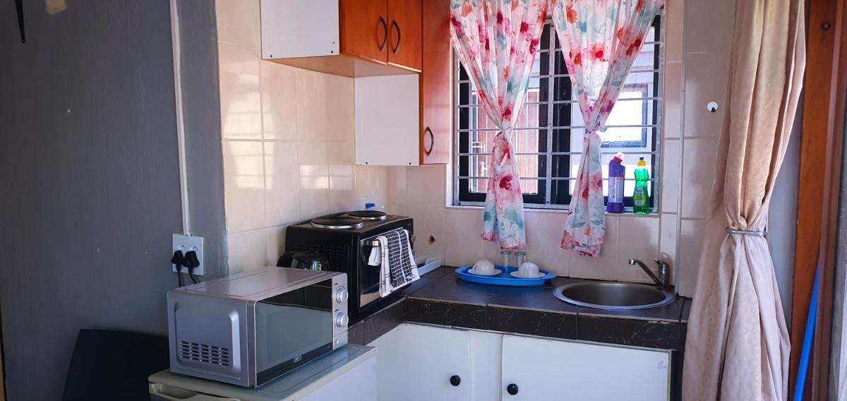 Sweet Home39 Guest House Summerstrand - Housity