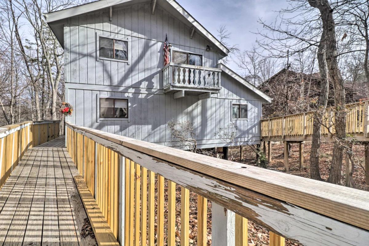 Home with Massanutten Resort Amenities - Near Skiing! - Housity