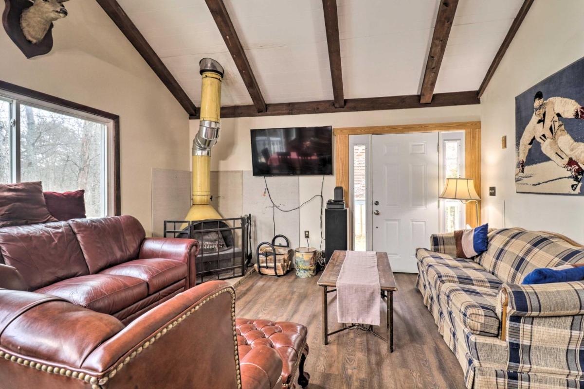 Home with Massanutten Resort Amenities - Near Skiing! - Housity