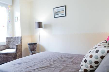 Chambre chez l'habitant - proche du centre - salle d'eau et WC privés - Housity