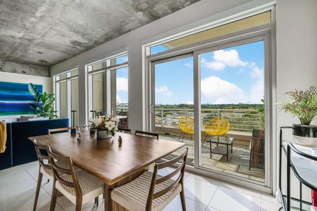 Suitetrails - Midtown Miami Wynwood 2-Story Condo - Vice City