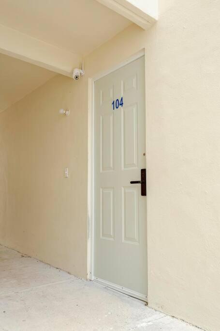 Cozy Tulum Oasis: 2-Bedroom w/ Pool - Housity