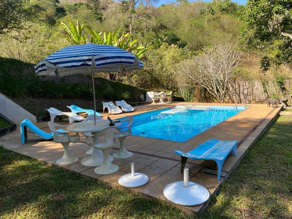 Casa de campo com piscina - Housity
