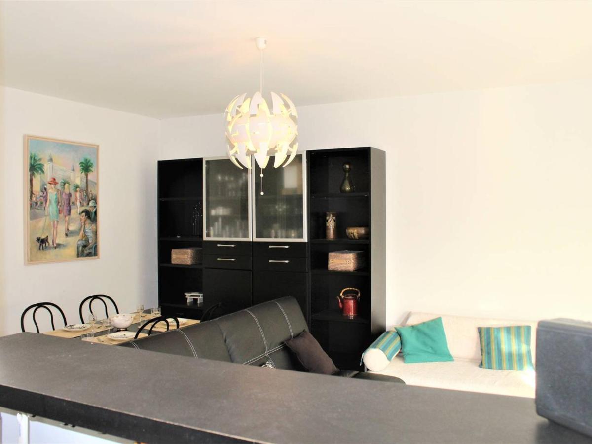 Appartement Climatisé 3P, Piscine, Terrasse Sud, Parking Privé, Proche Plage et Gare - FR-1-252A-70 - Housity