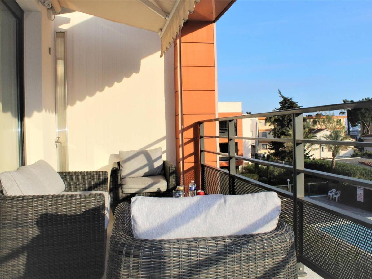 Appartement Climatisé 3P, Piscine, Terrasse Sud, Parking Privé, Proche Plage et Gare - FR-1-252A-70 - Housity