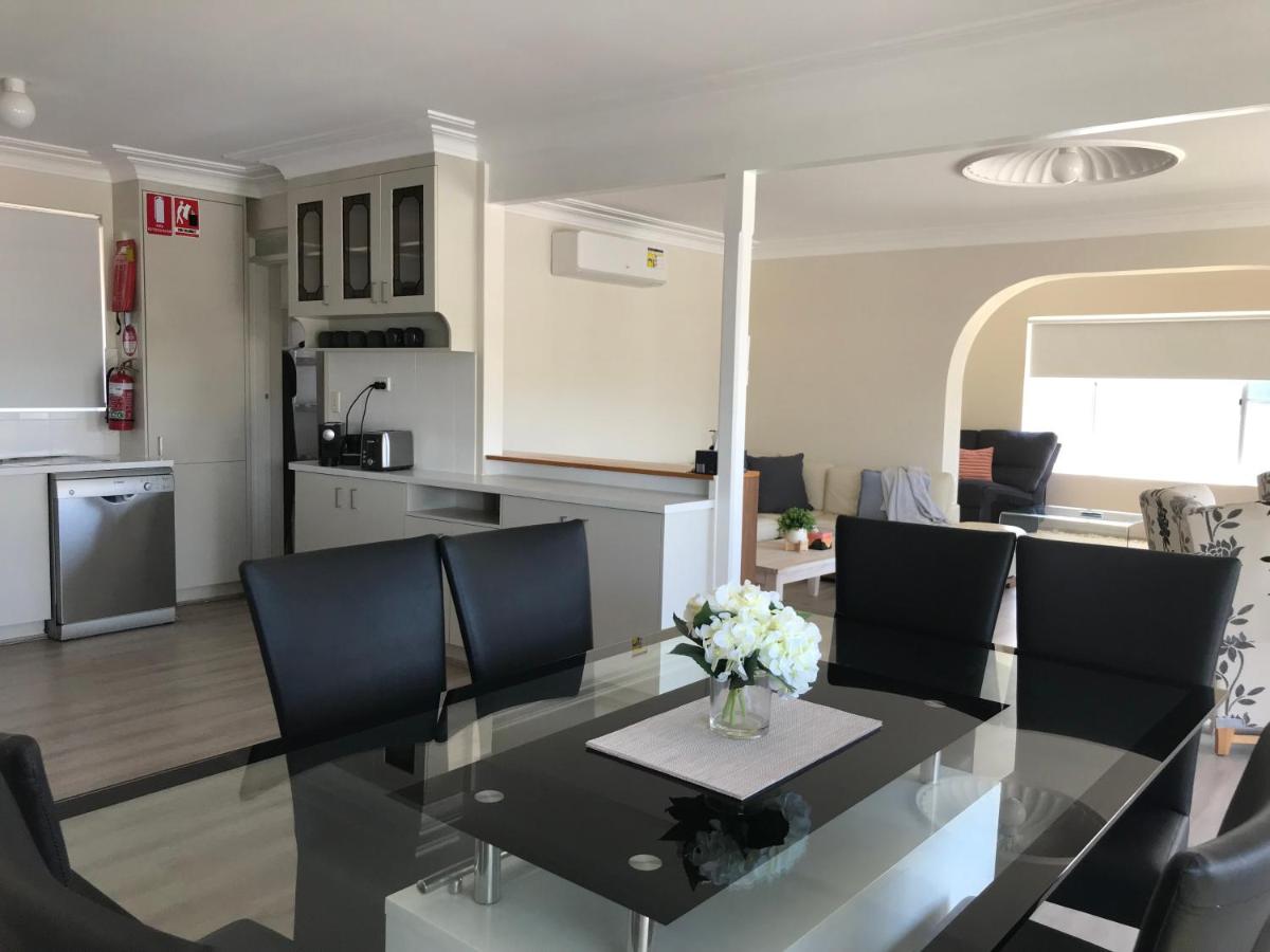 Waterfront Holiday home 100 metres to the beach - Housity