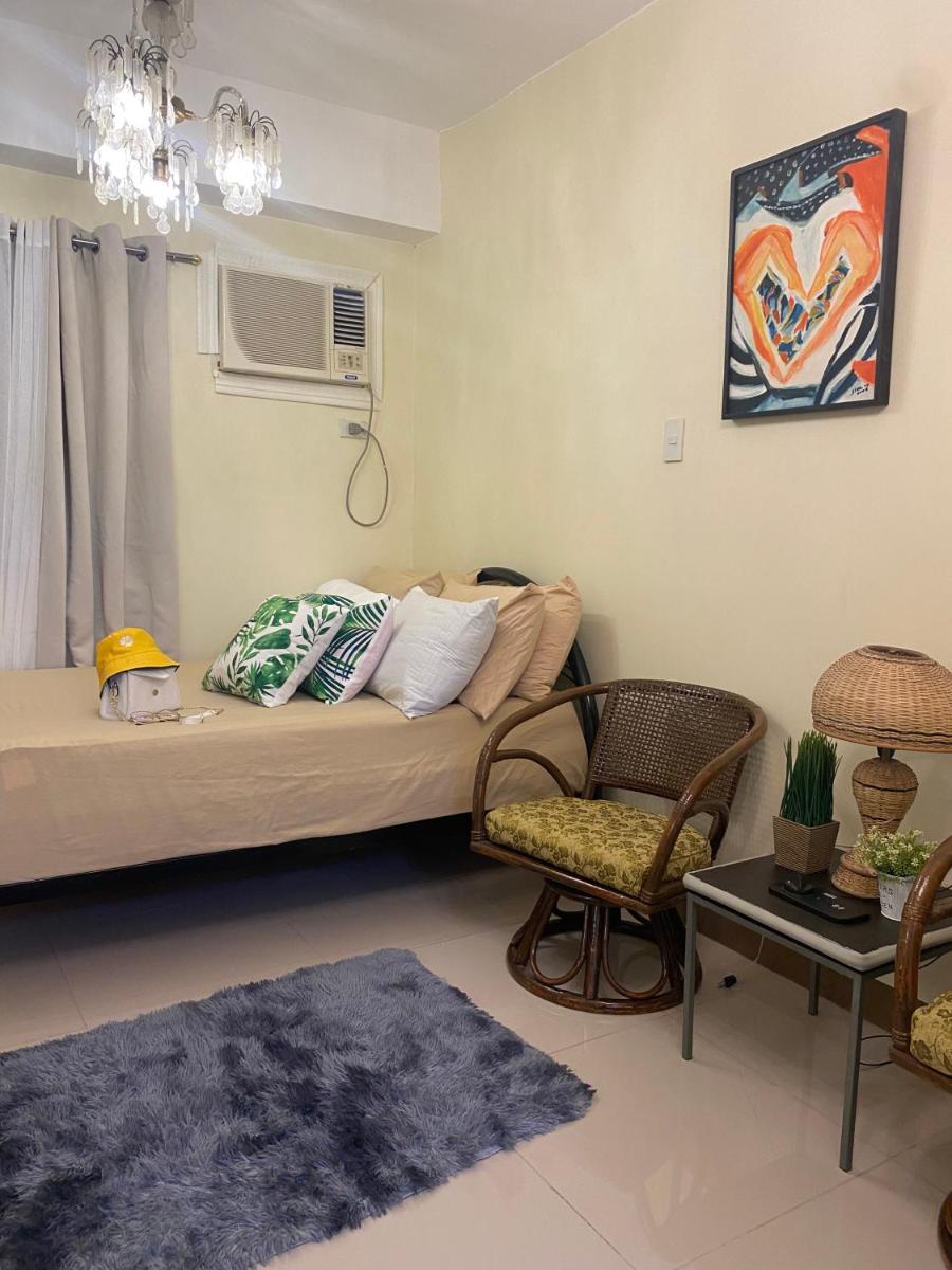 CASITA LUCINA: Condo in Paranaque near Jaka Plaza and S&R - Housity