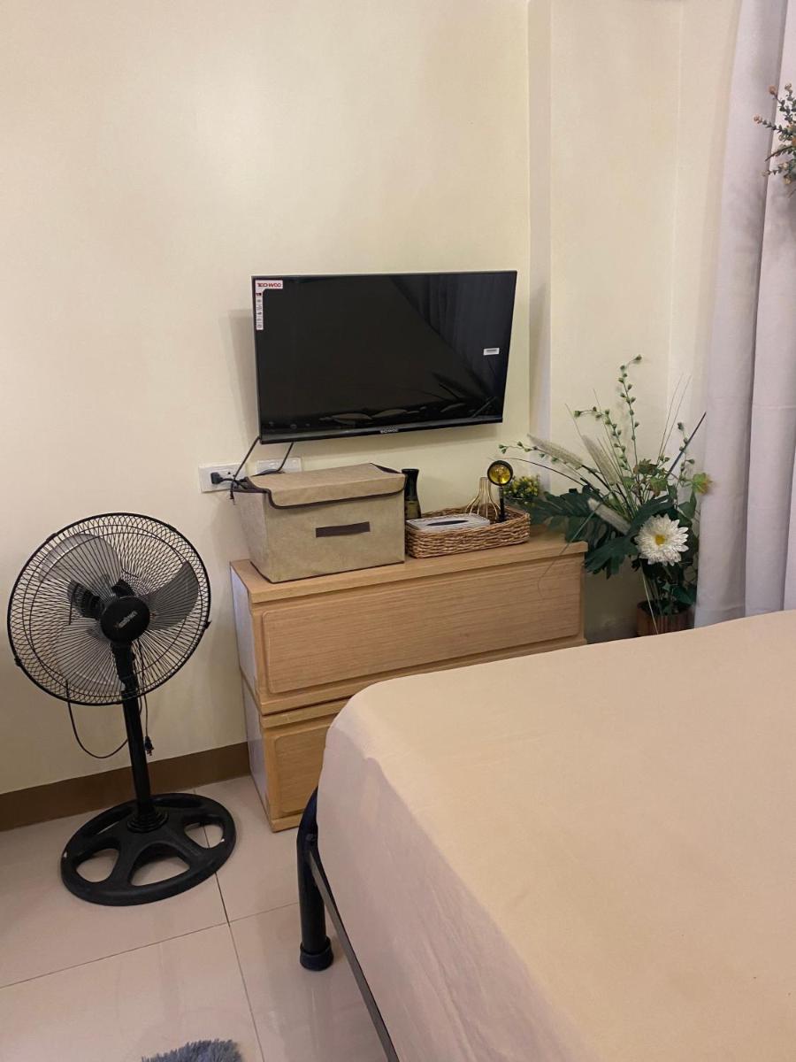 CASITA LUCINA: Condo in Paranaque near Jaka Plaza and S&R - Housity