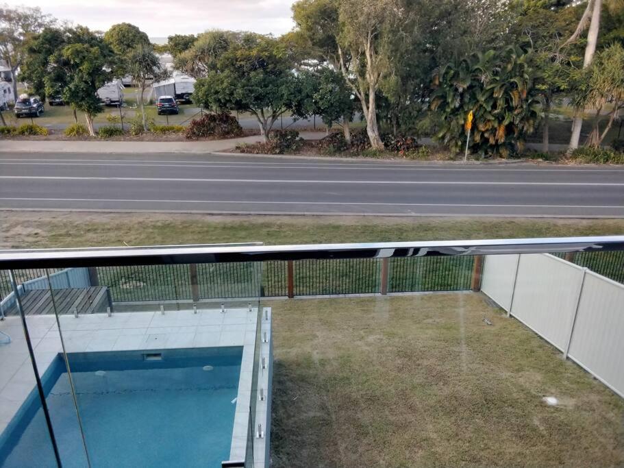 Lovely Upstairs Apartment with Ocean Views - Housity