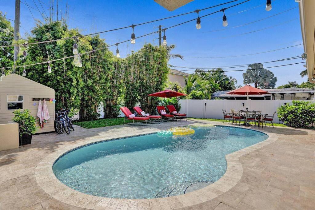Hollywood Villa close to the BEACH w/HEATED POOL - Housity