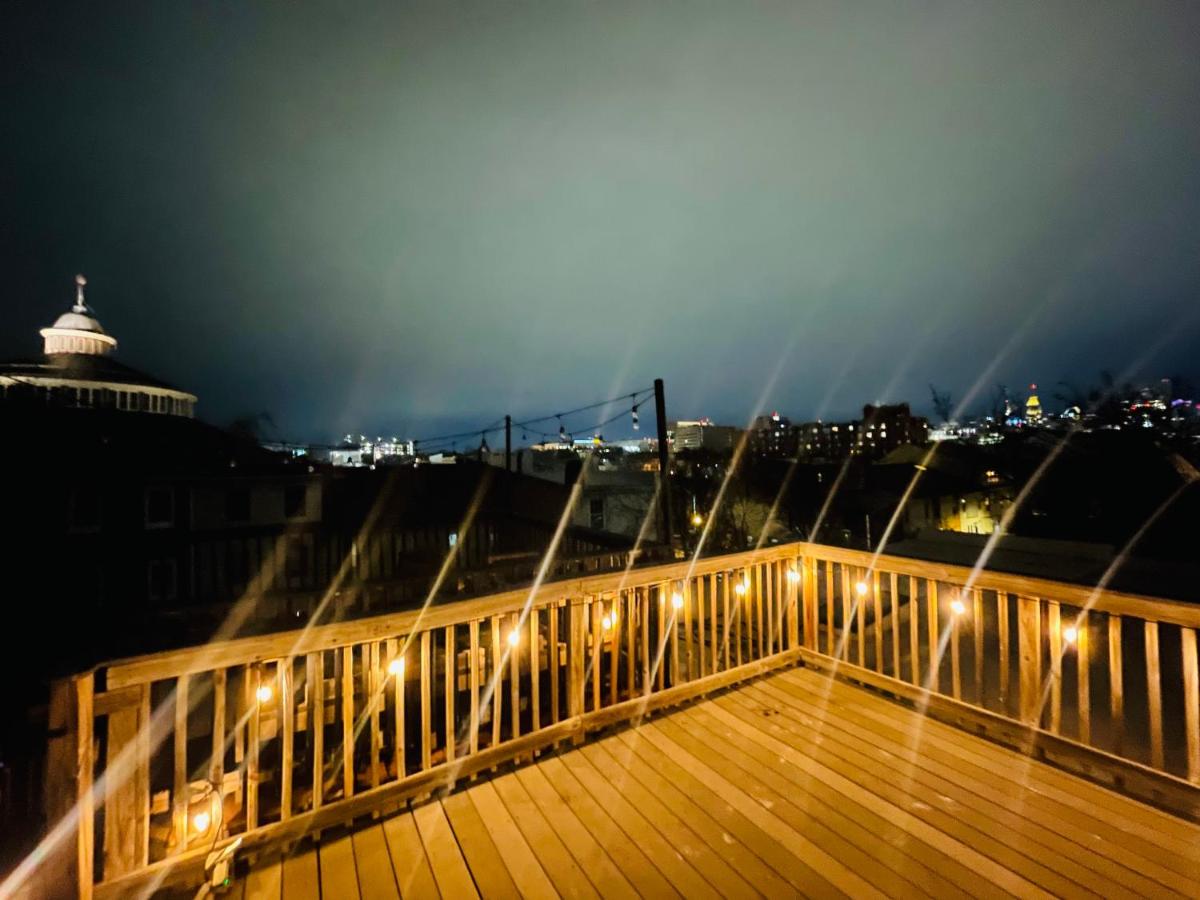 Cozy home with rooftop deck-downtown baltimore - Housity