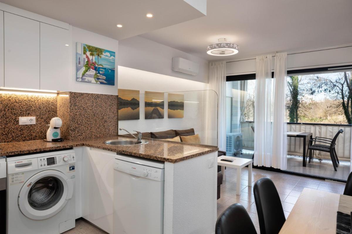 Hauzify I Apartament Port Mar - Housity