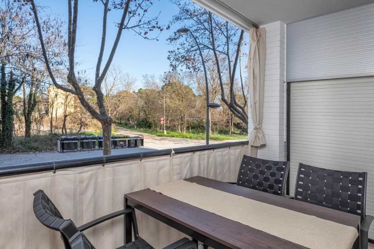 Hauzify I Apartament Port Mar - Housity