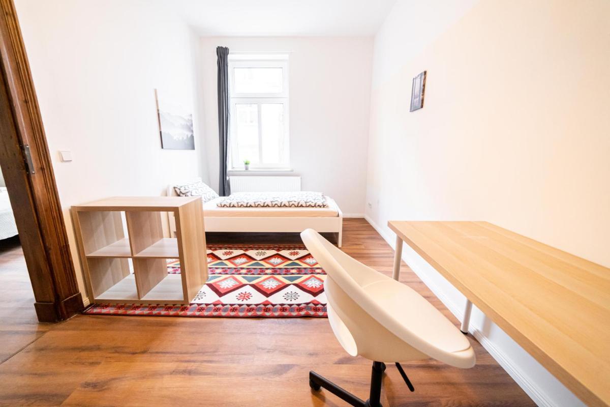 FullHouse - Halle - NH14 - Daylight Bathroom - 3 Bedrooms - Housity