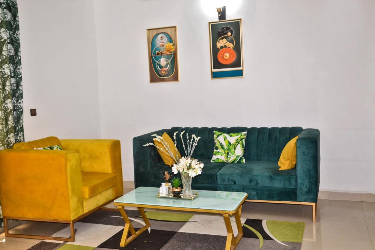 Tulsa Home - Douala - Bonamoussadi - Wifi - Canal+ - Housity