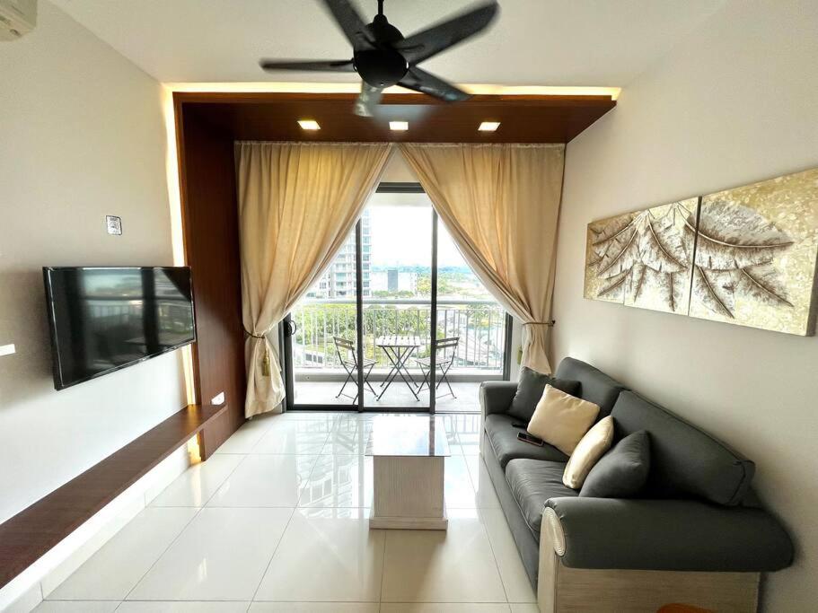 Teega Suites Puteri Harbour Iskandar Puteri #PoolView SeaView - Housity