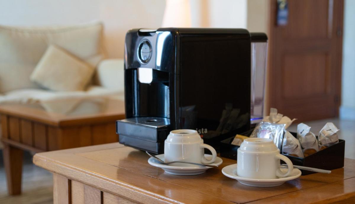 Utensilios para hacer té y café en MS Amaragua