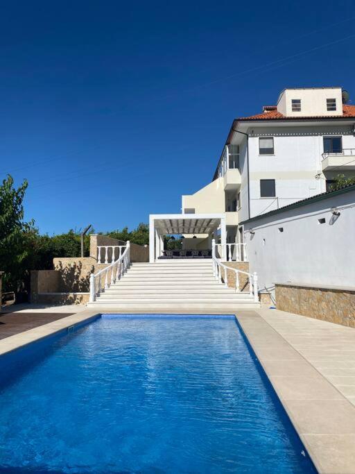 Tomar Village, Keep cool in the pool! - Housity