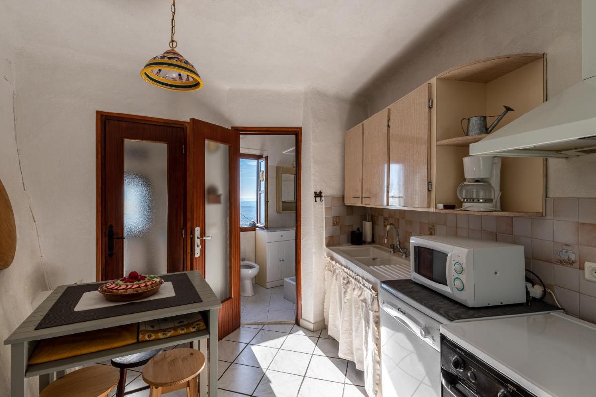 Pentone - Housity