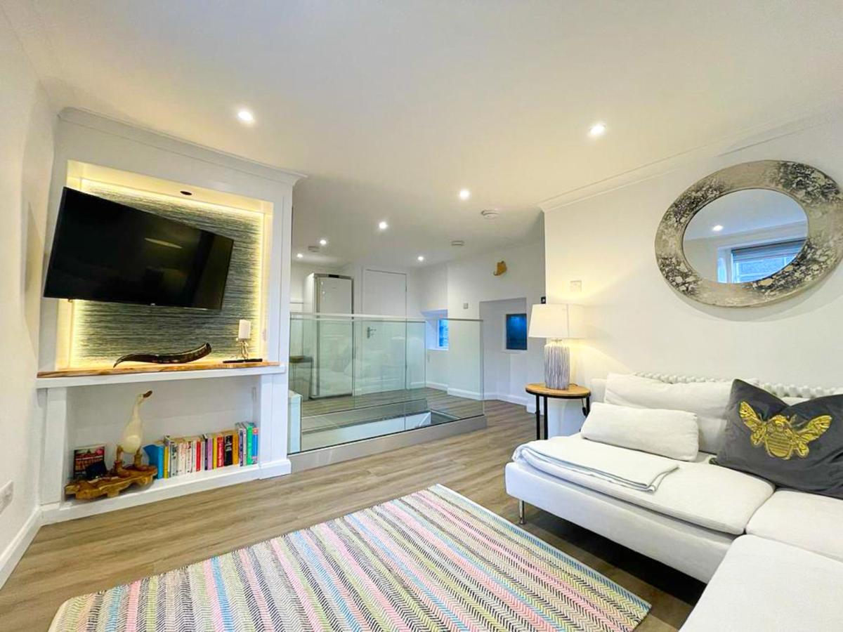 Suitetrails - Stunning Loft Apartment South Queensferry High St Bridge Views!
