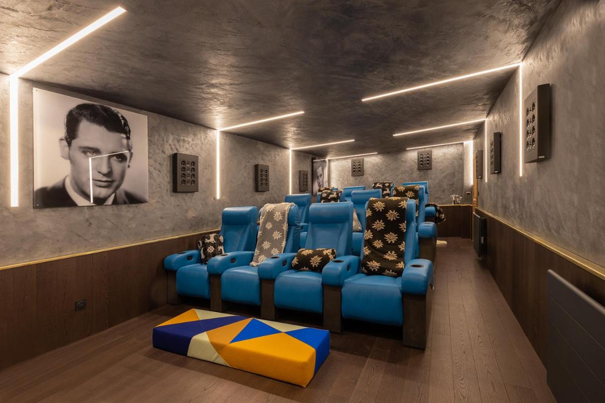 Coin salon dans l'établissement Magic Megève Bois