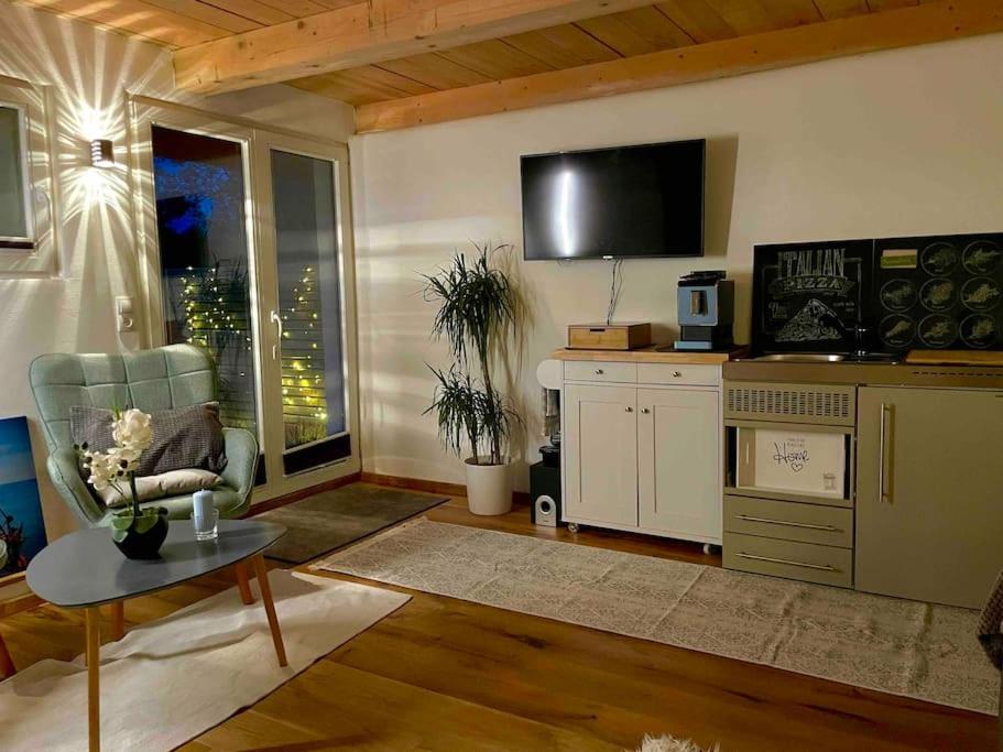 Ferienwohnung mit Luxusbad, Terrasse Ostseenähe - Housity